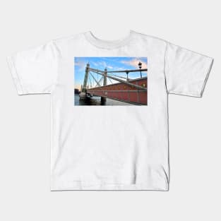 Albert Bridge River Thames London Kids T-Shirt